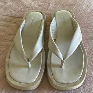 VINCE Nell Platform Flip Flop with dust bag